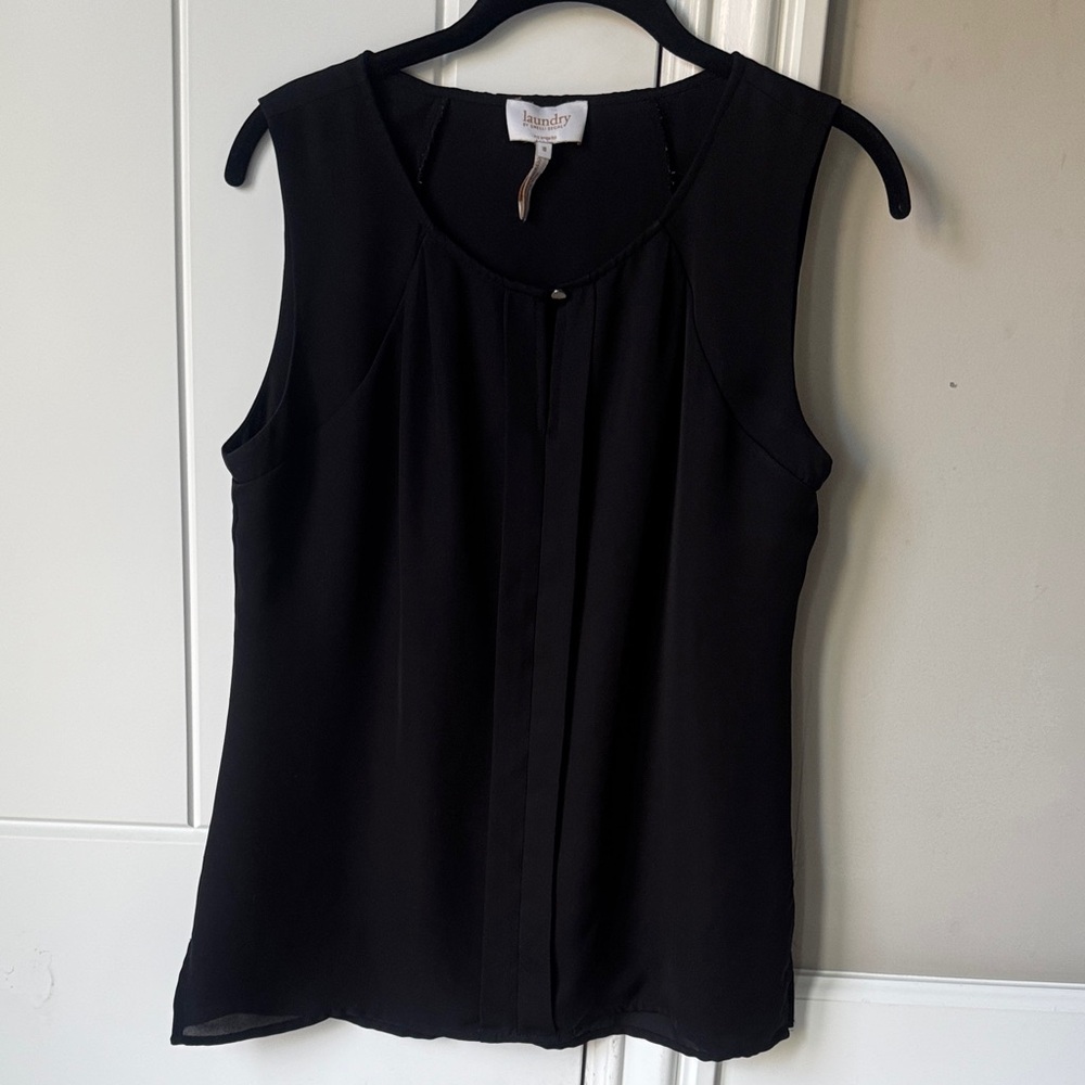 Laundry by Shelli Segal Elegant sleeveless Black Blouse in size 8